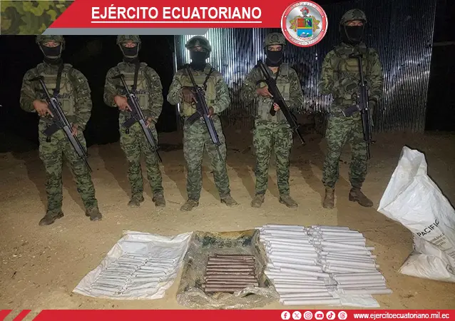 Soldados aprehenden en Zaruma a sujetos con armamento y explosivos