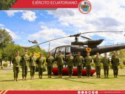 Futuros pilotos del Ejército fortalecen su formación con visita a la Brigada de Aviación