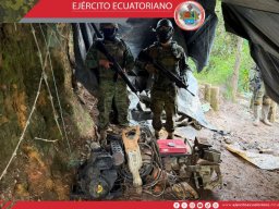 Ejército Ecuatoriano desmantela campamento de minería ilegal en la Zona Minera Norte y decomisa maquinaria  