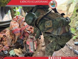 Ejército Ecuatoriano desmantela campamento de minería ilegal en la Zona Minera Norte y decomisa maquinaria  